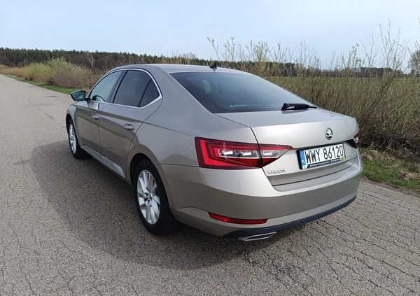 Skoda Superb cena 79900 przebieg: 200234, rok produkcji 2017 z Wyszków małe 154
